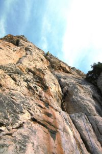claudio-fessura-roccia-arrampicata